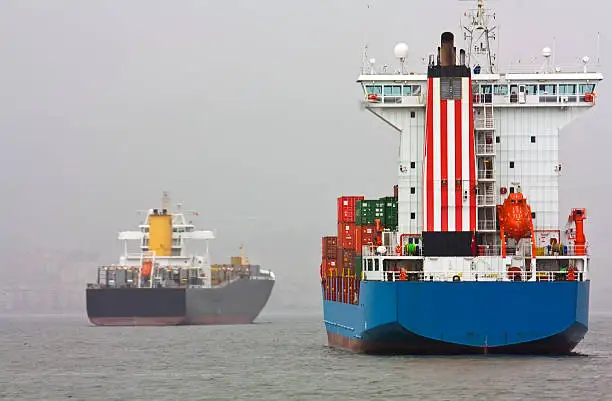 8.5 Million Barrels Still Crossed Hormuz on Sunday: Reading the Traffic That Remains